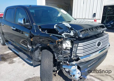 2017 Toyota Tundra Limited 5.7L V8 из США, поврежденный, VIN 5TFHW5F10HX676465